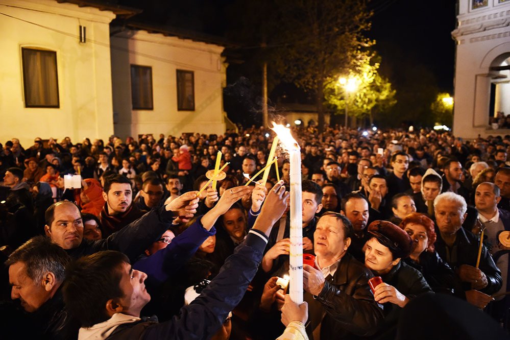 Lumină de la Biruitorul morţii şi bucurie tuturor 72687