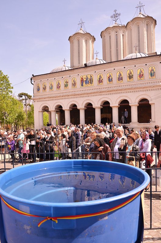 Maica Domnului, izvorul curgător de tămăduiri 72636