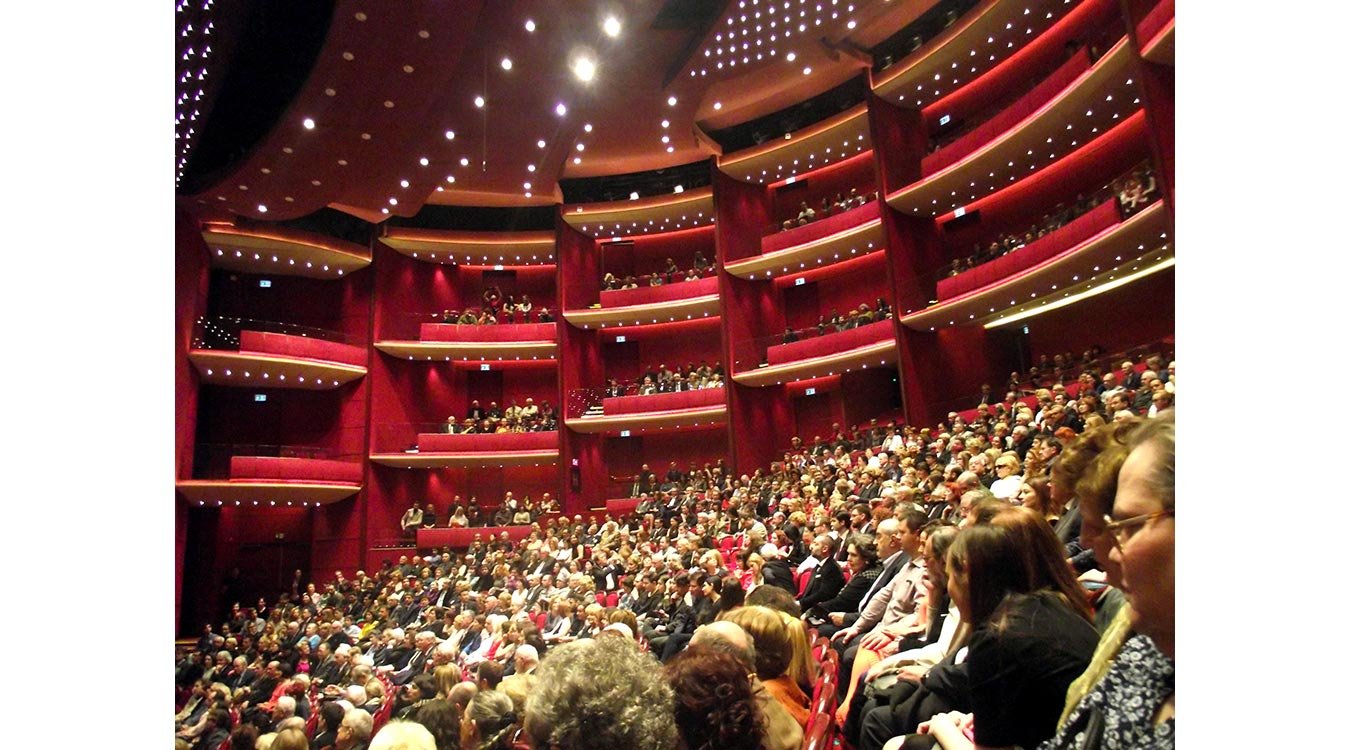 Din nou la teatru în Sala Mare 72602