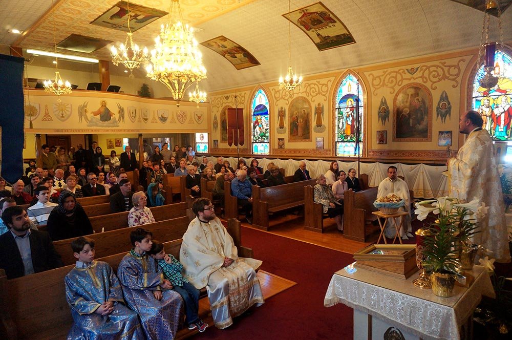 Hramul Parohiei Ortodoxe Române „Izvorul Tămăduirii” din New Jersey 72598