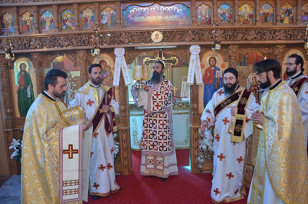 Vizită arhierească în Parohia Timişoara Nord 72591