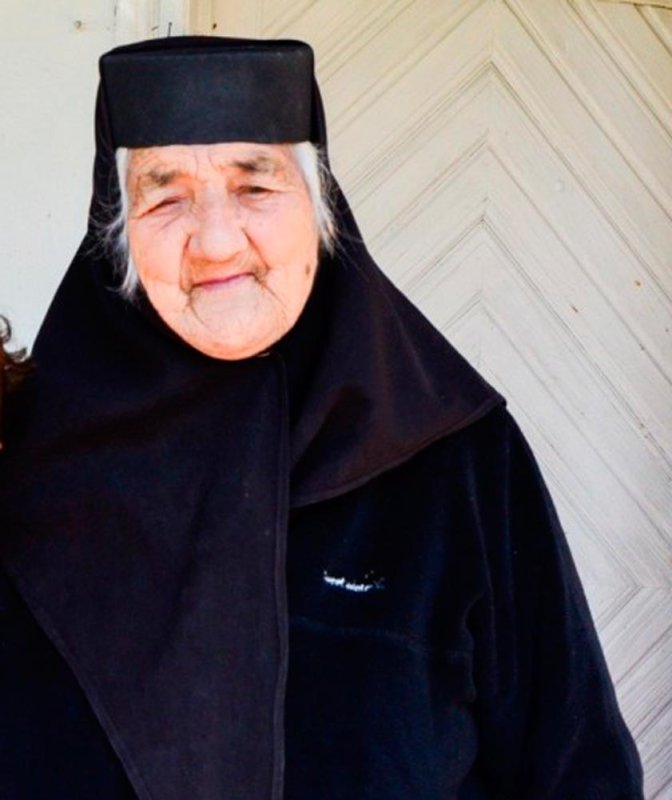 După 99 de ani, maica Serafima de la Războieni a trecut la Domnul 72583