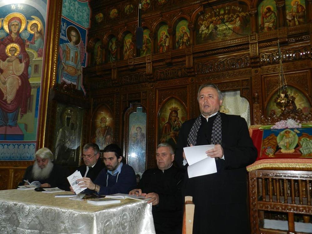 Manifestare culturală la Comăneşti 72552