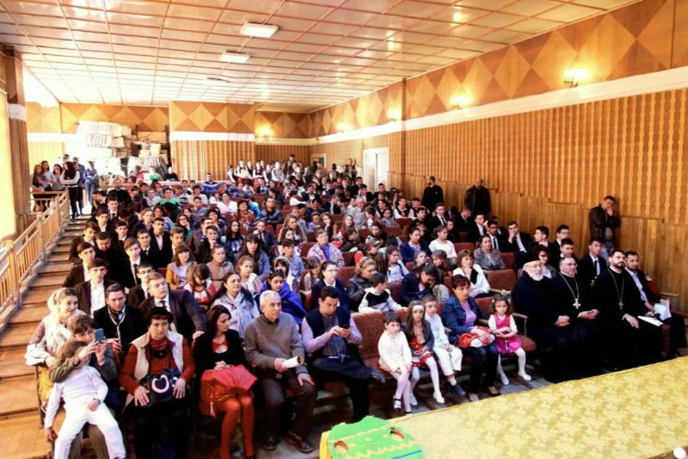 Festival pentru copii şi tineri la Curtea de Argeş 72488