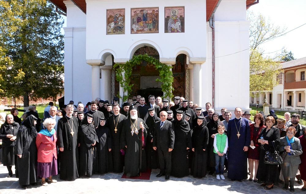 Hramul Mănăstirii Viforâta din judeţul Dâmboviţa 72491