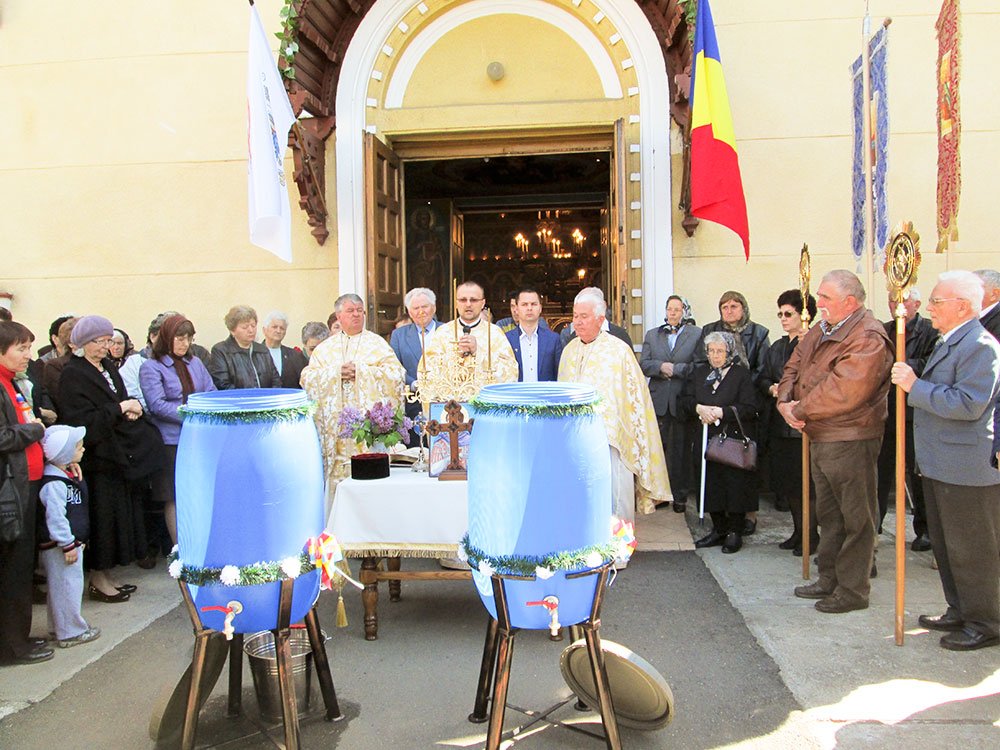 Hramul Parohiei Aradul Nou 72463