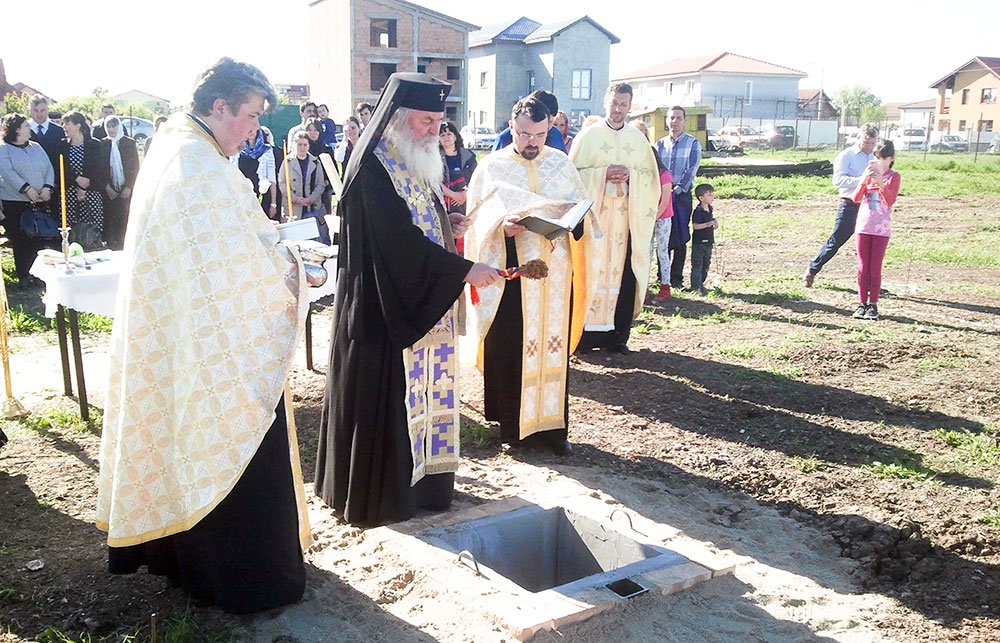 Piatră de temelie pentru un nou locaş de cult 72464