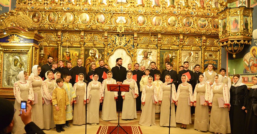 „Lumina Învierii” adusă de Corul „Byzantion” la Iaşi 72429