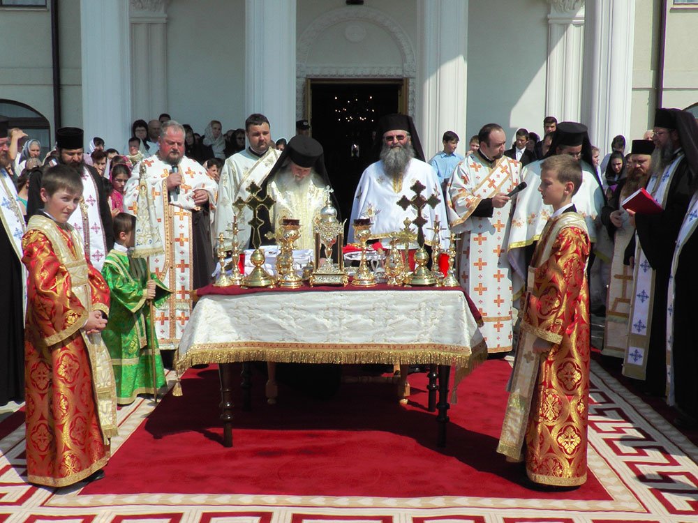 Slujiri arhiereşti la Rădăuţi 72428
