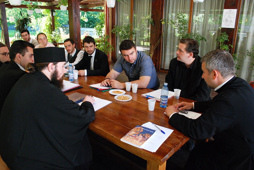 Simpozion naţional la Mănăstirea Tismana 72409