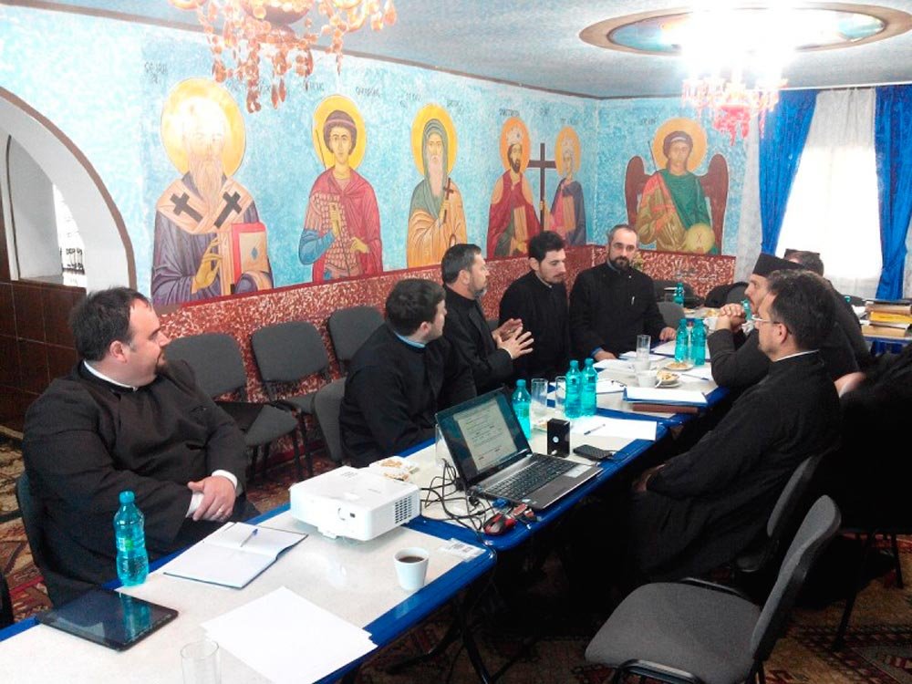 Curs de formare pentru preoţii din Protopopiatul Paşcani 72347