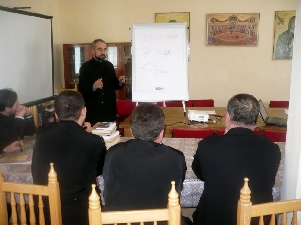 Atelier de lucru despre cateheza parohială în Protopopiatul Săveni 72319