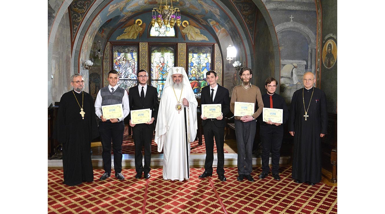 Binecuvântare şi încurajare pentru tinerii teologi 72310