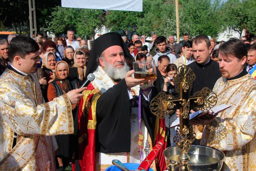 Binecuvântare arhierească în Parohia Sofroceşti 72151