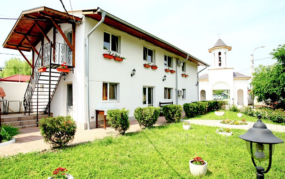 Bucuria ajutorării semenilor la Dobroeşti 72157