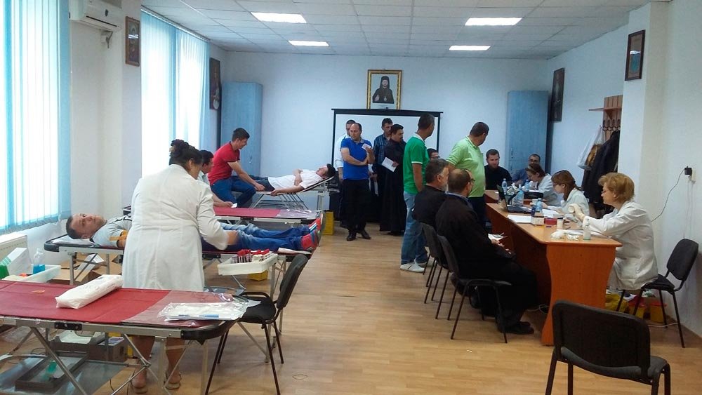 Campanie de donare de sânge la Protopopiatul Huşi 72156