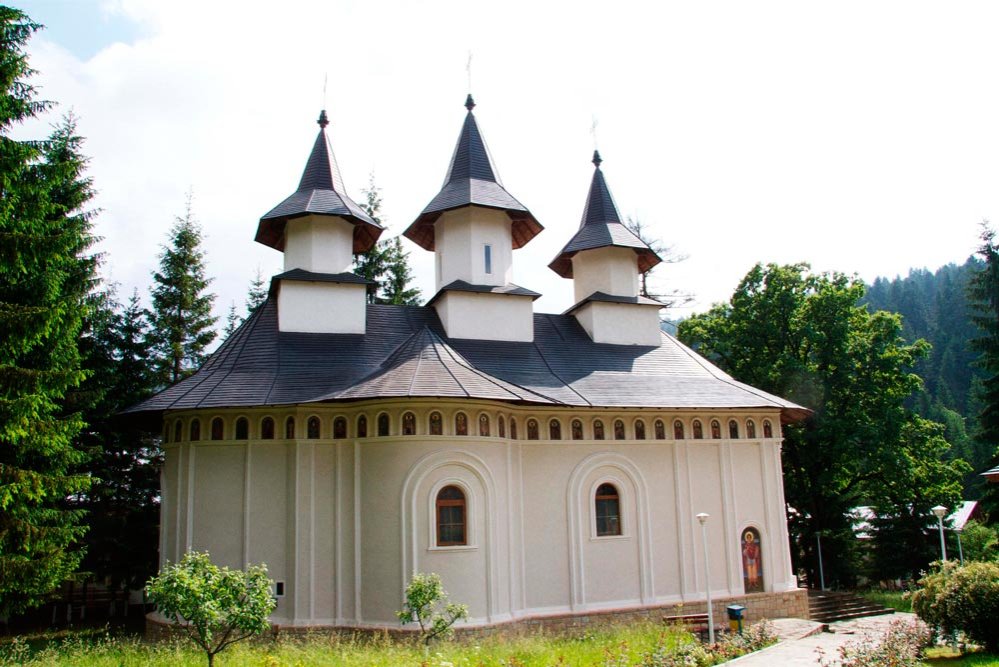 „Reducând parohia la un tribunal, ne aflăm foarte departe de adevăratul spaţiu terapeutic al Bisericii“ 72176