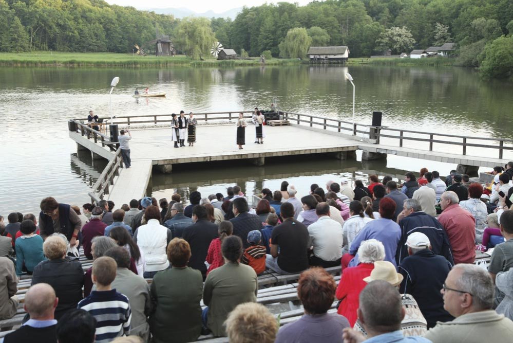 Program diversificat la Noaptea Muzeelor de la ASTRA 72114