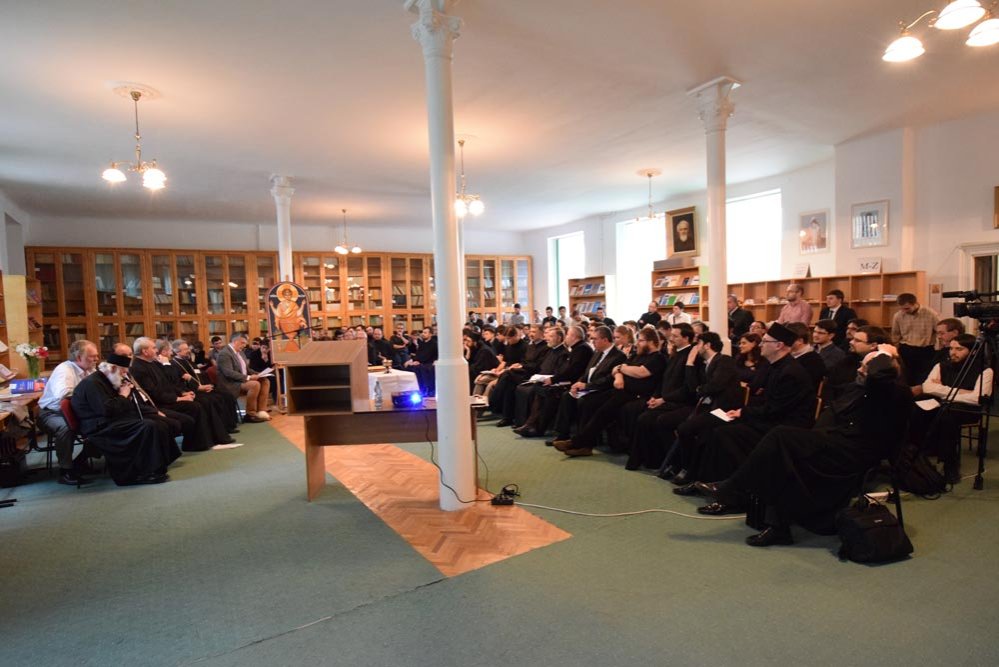 A debutat cea de-a III-a ediţie a simpozionului internaţional dedicat părintelui Dumitru Stăniloae 72096