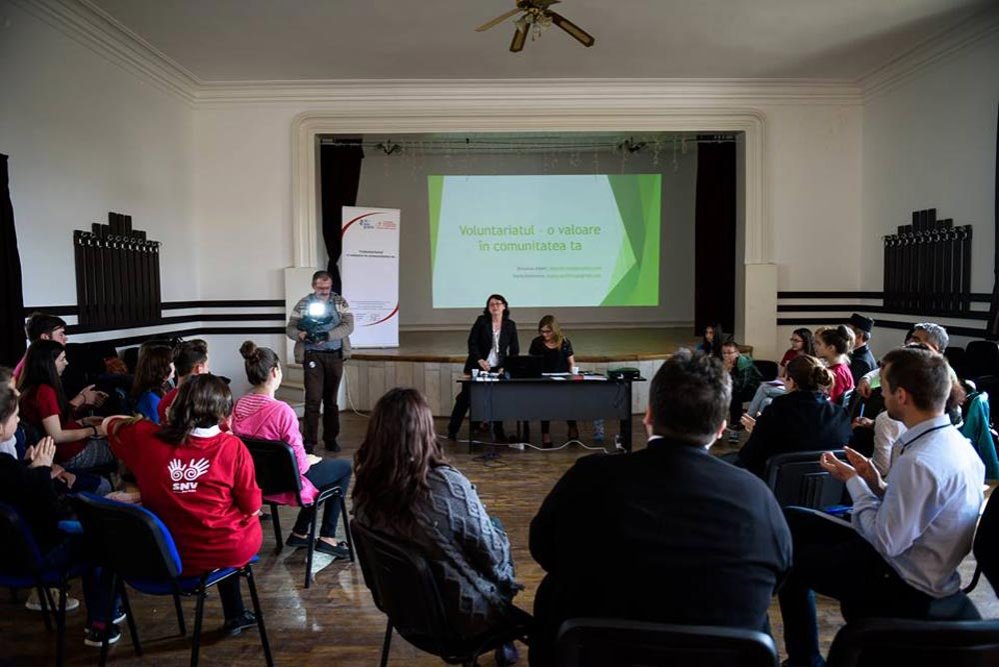 Proiect dedicat voluntariatului, lansat la Săvineşti 72100