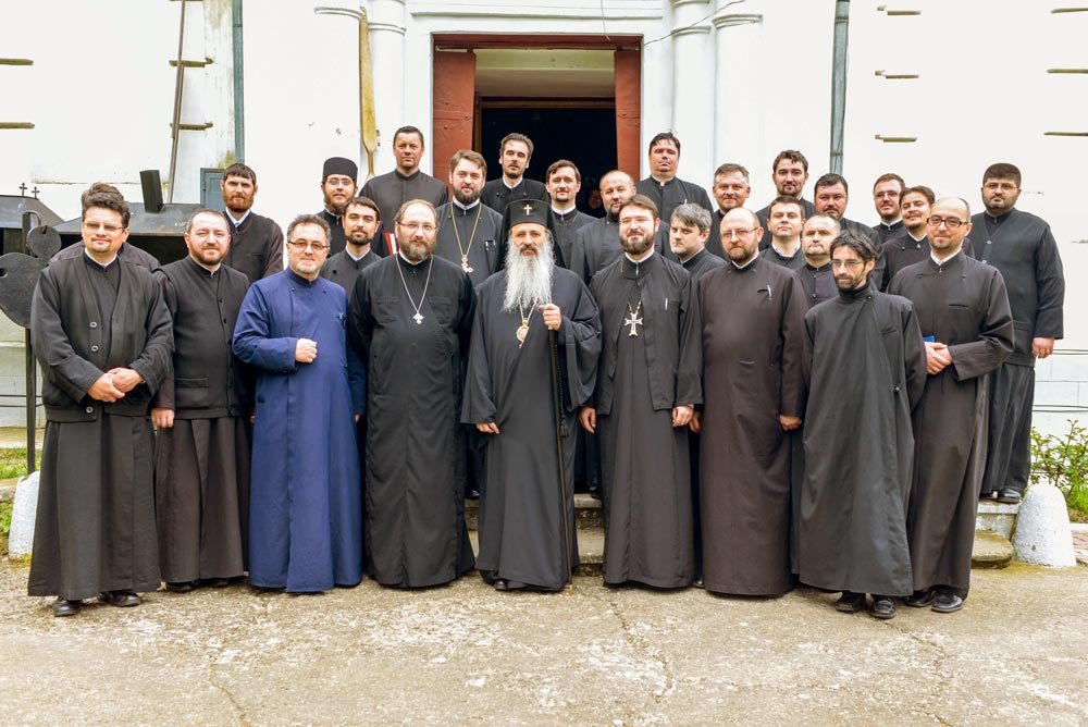 Cursurile pentru obţinerea gradelor în preoţie, la final 72050