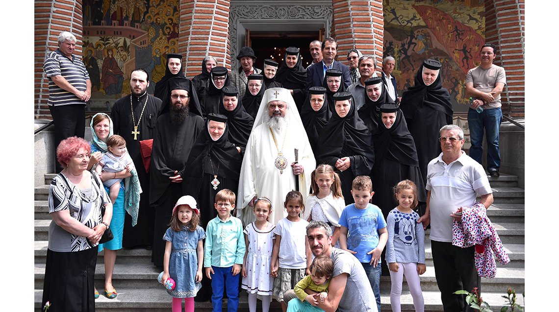 Patriarhul României la Mănăstirea Samurcăşeşti 72063