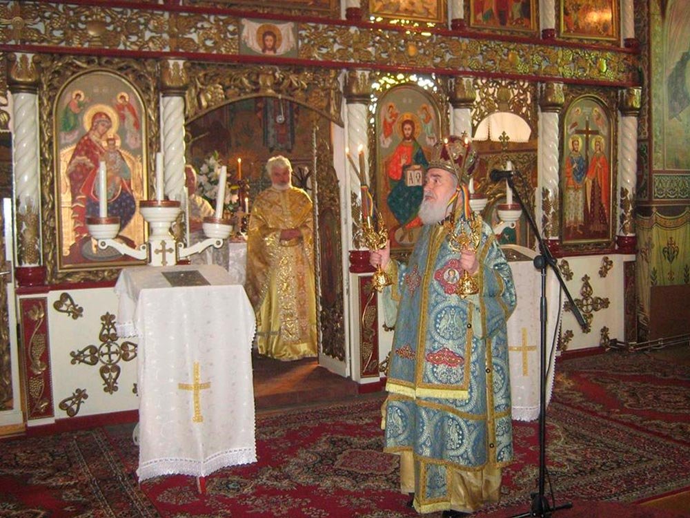 Slujiri arhiereşti şi vizite pastorale ale ierarhilor bănăţeni 72035