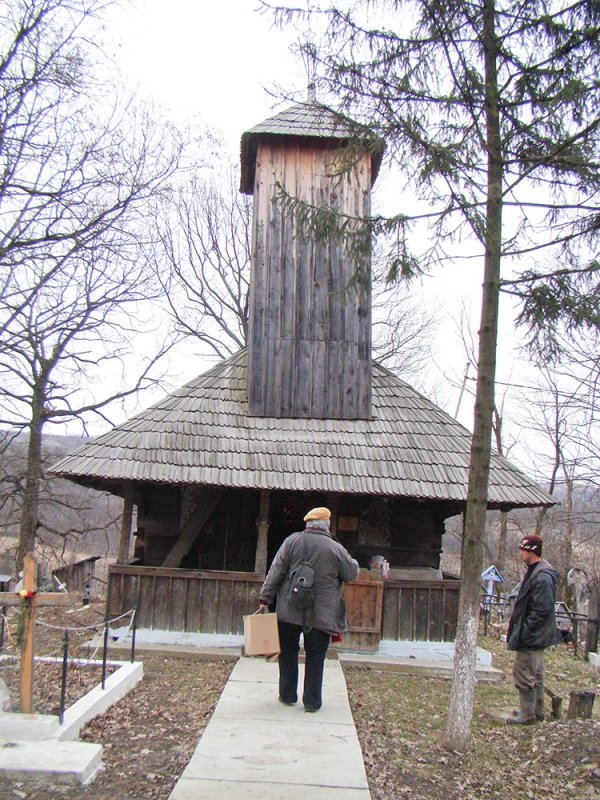 Locaşul din Racu, ridicat în tradiţie medievală 72017