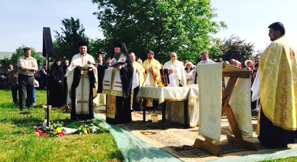 Piatră de temelie pentru o nouă biserică la Brebu 72015