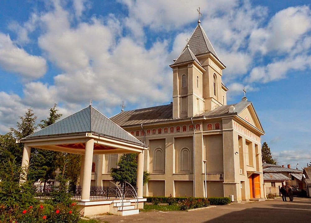 Slujire arhierească în oraşul Bacău 72025