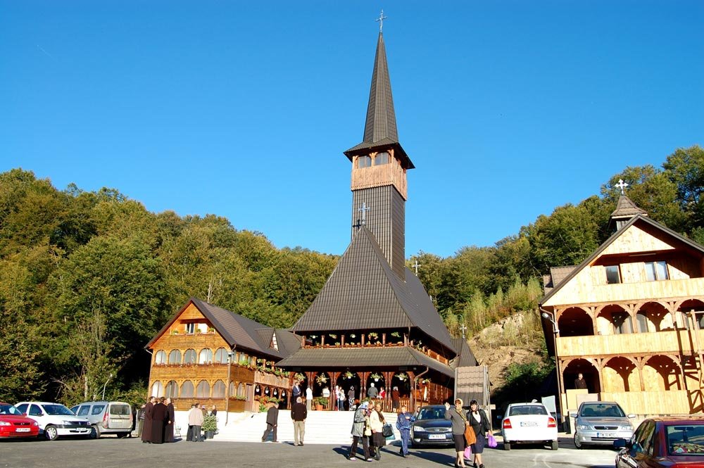 Hram la Mănăstirea Luncanii de Sus 71977