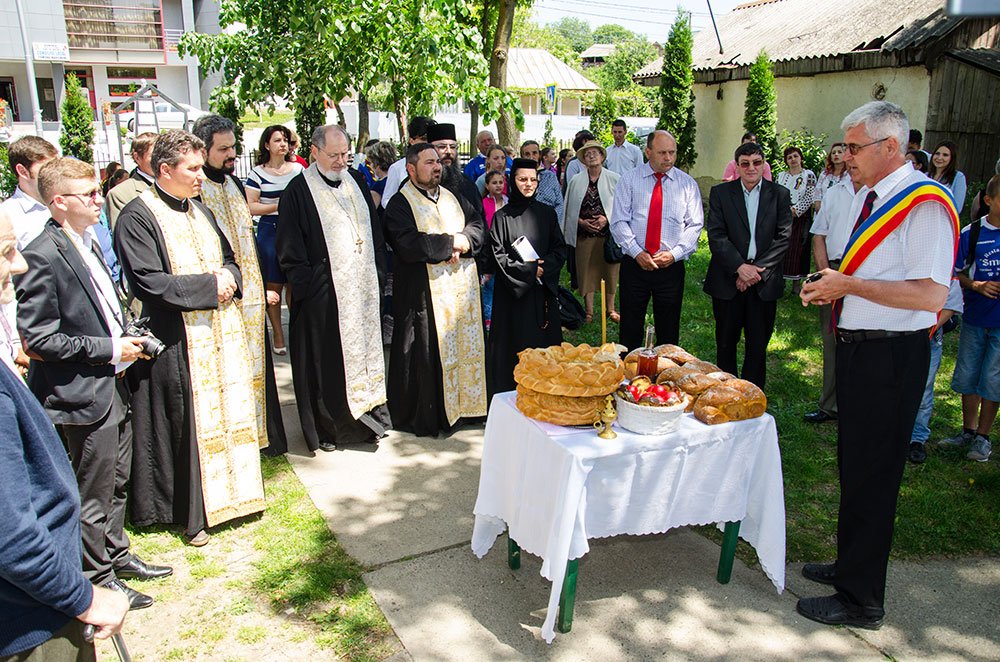 Eroii neamului cinstiţi pe „Meteora“ Bacăului 71898