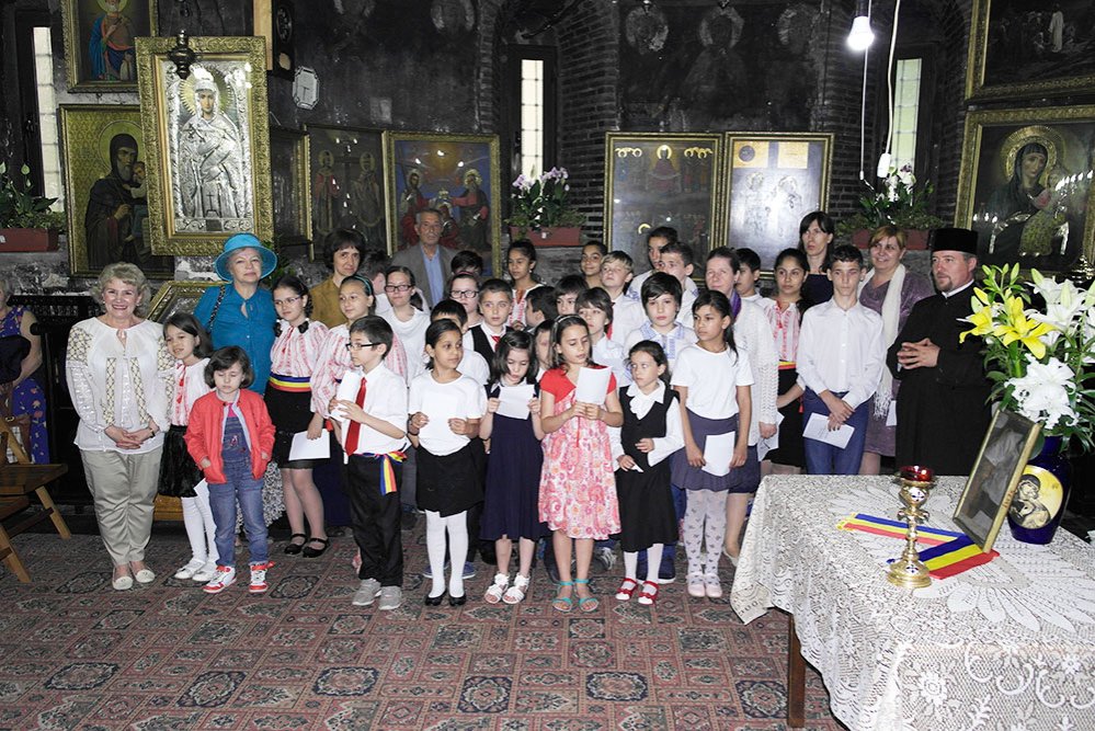 Simpozion pentru copii despre Înălţarea Domnului şi Ziua Eroilor 71893