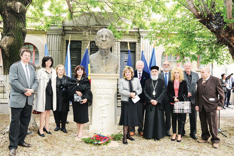 Simpozion naţional la Arad 71865