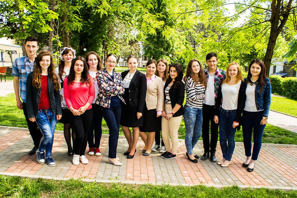 Trupa de teatru a Seminarului Teologic din Dorohoi laureată a Festivalului judeţean de teatru francofon 71833