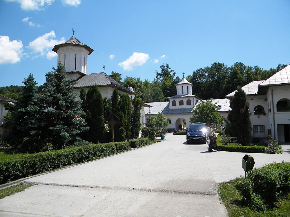 Activități liturgice și misionare în prima zi a lunii iunie 71815