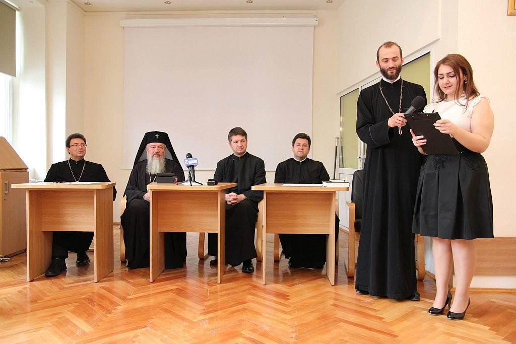 Moment festiv pentru absolvenţi la seminarul clujean 71777