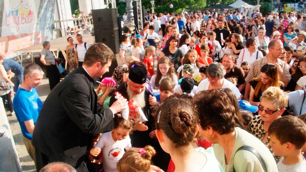 Sărbătoarea copiilor în pridvorul Bisericii 71728