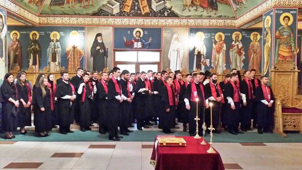 Ceremonie de absolvire la Facultatea de Teologie Ortodoxă din Alba Iulia 71696
