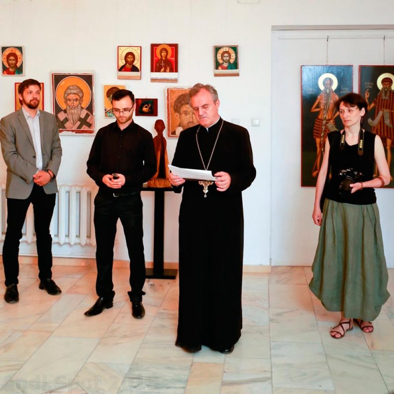 Frânturi din copilărie, expuse într-o biserică ieşeană 71654