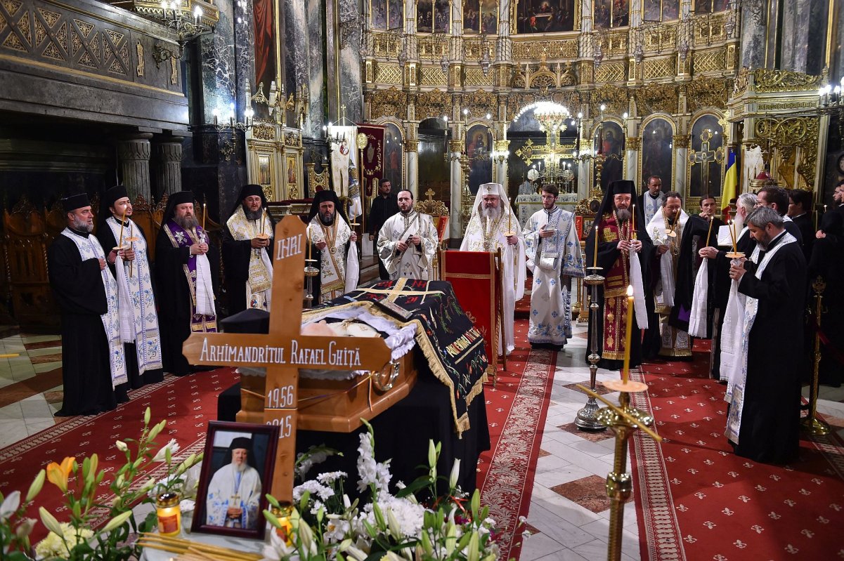 Slujbă de pomenire pentru părintele Rafael Ghiţă 71674