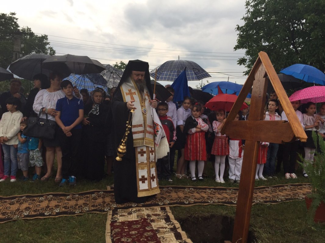 Piatră de temelie pentru o nouă biserică la Măgureni, Prahova 71646