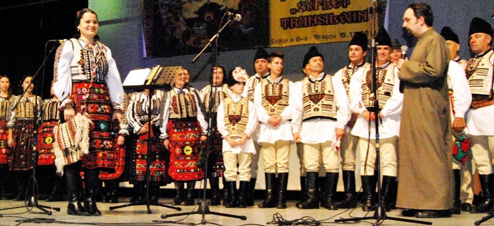 Prima ediţie a Festivalului „Vatra Satului“, la Teliu 71624