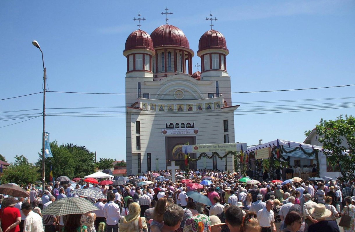 Poartă către cer în oraşul Bacău 71566