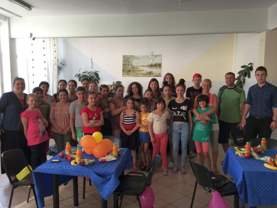 Tinerii din sectorul 1 Capitală alături de copiii nevoiaşi 71585