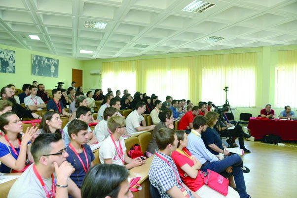 A VIII-a ediţie a Masterclassului Internaţional de Cânt Bizantin 71541