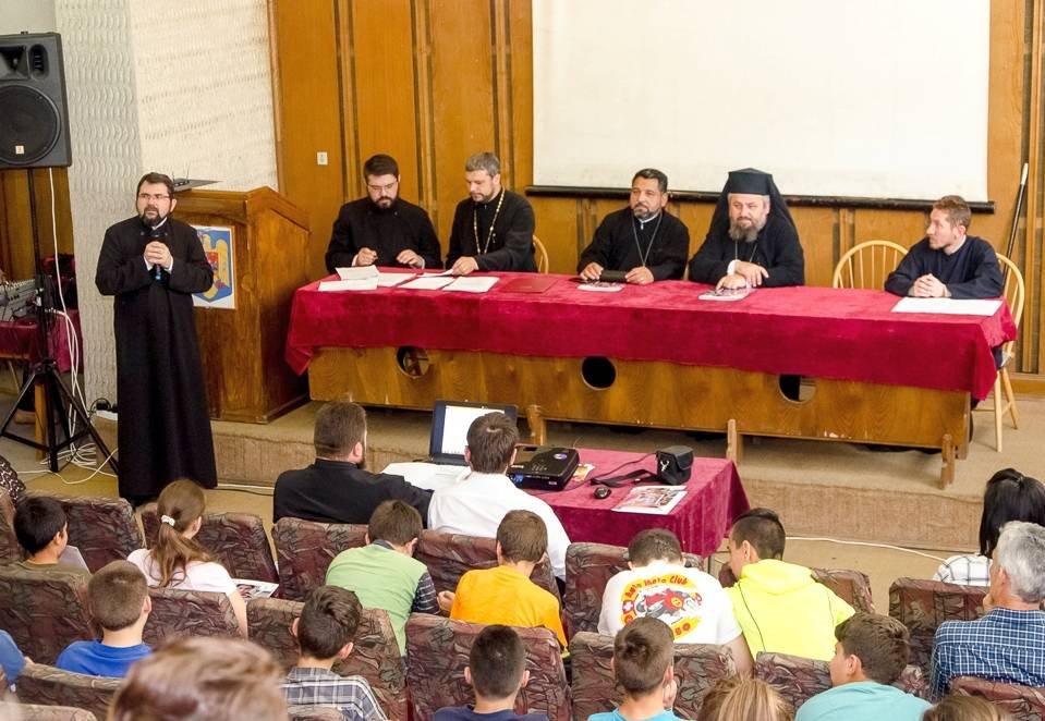 Eveniment de prezentare a proiectului „Alege Şcoala!“, la Deva 71519