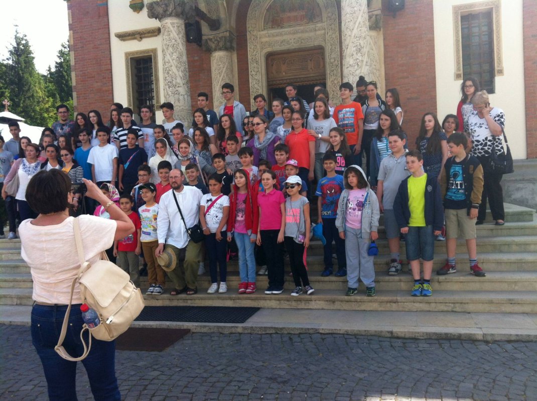 Excursie pentru olimpicii la religie din sectorul 6 71503