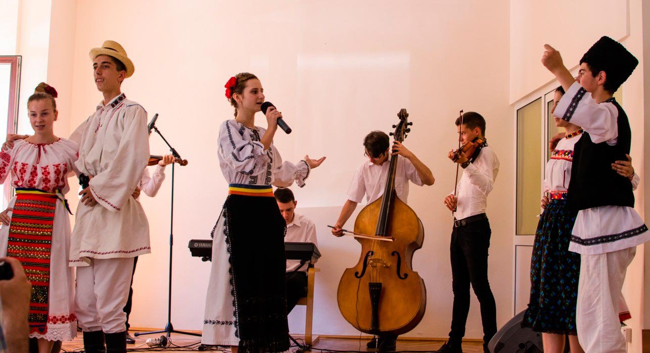 Spectacol folcloric la Seminarul clujean 71442