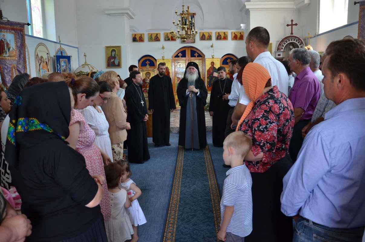 Vizită chiriarhală în filia Bogda a Parohiei Comeat 71418